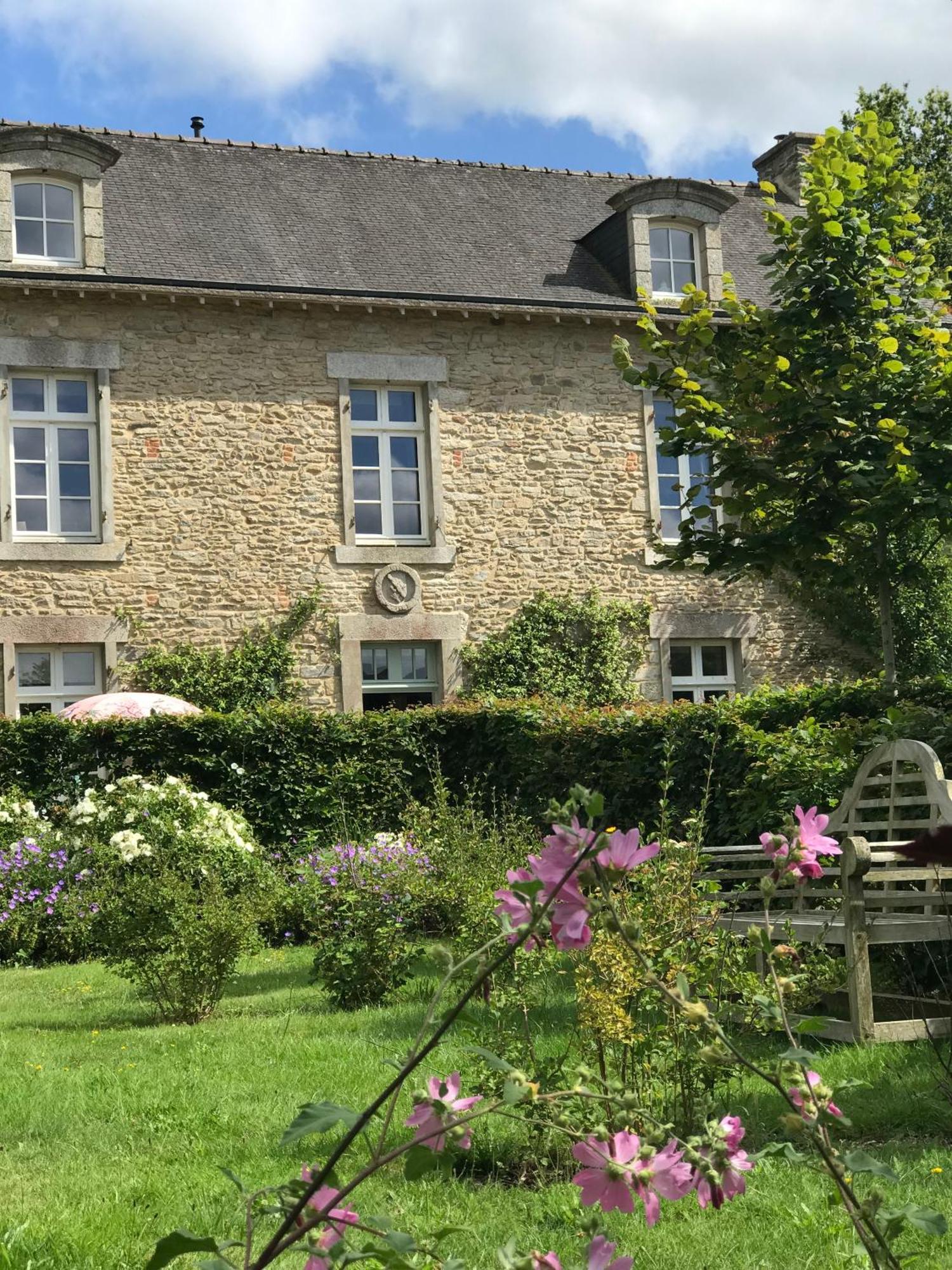 Manoir Saint-Andre,B&B De Charme Theix Exterior photo